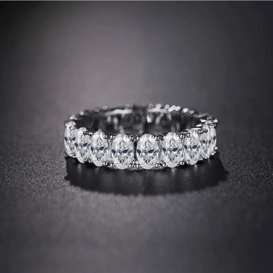 The Ivy Oval Shaped Diamond Band Ring